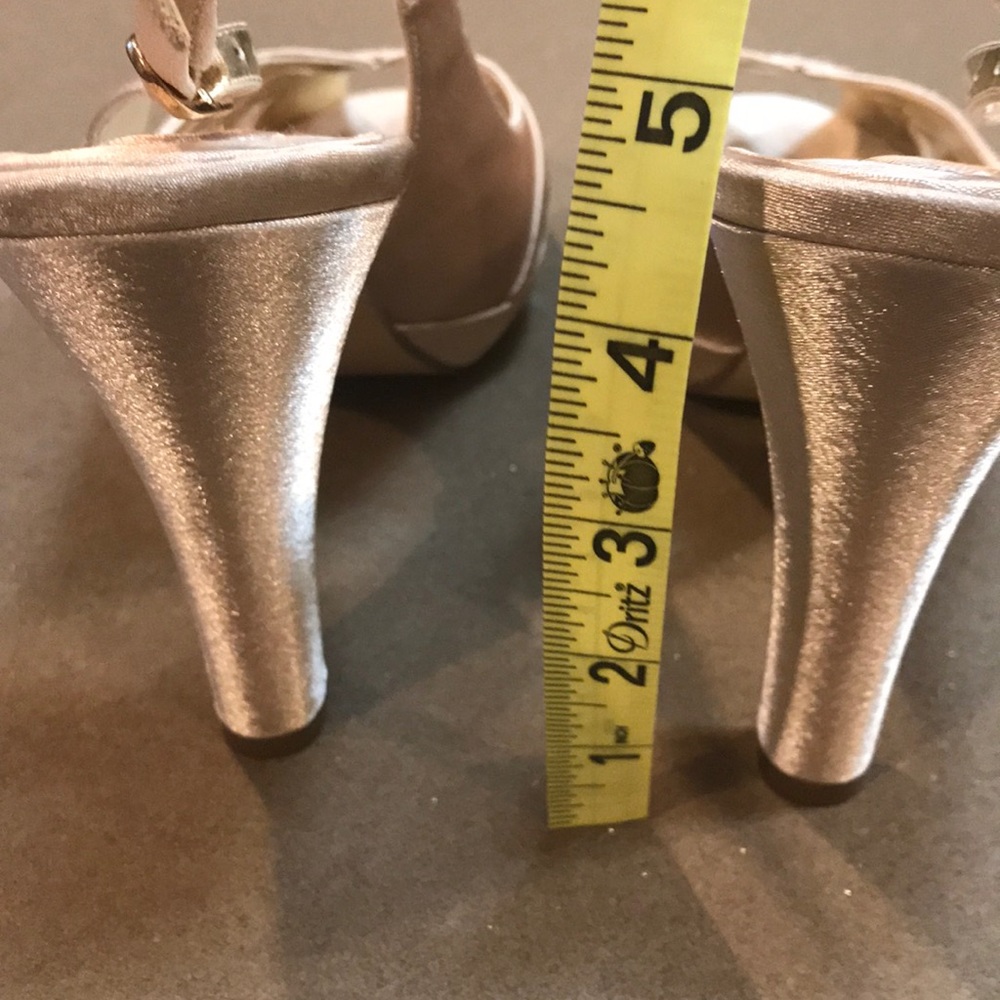 Like New Nina gold satin rhinestone heels - Picture 6 of 8